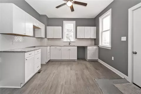 320 E Chestnut St, Hazleton, PA 18201 photo 12