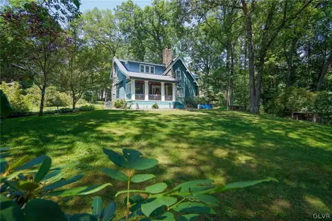 2 Edgemont Rd, Lansford, PA 18232