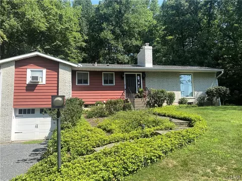 2493 Apple St, Hellertown, PA 18055