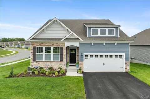 1454 Dresden Dr, Breinigsville, PA 18031