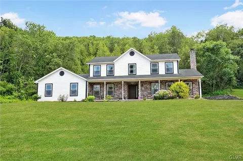 7021 Dogwood Cir, Slatington, PA 18080