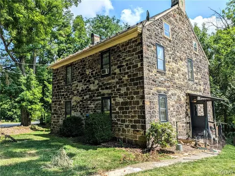 501 E Wood St, Catasauqua, PA 18032