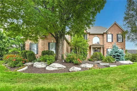 3112 Broadmoor Dr, Saucon Twp, PA 18034
