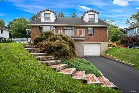 2030 Hillcrest Dr, Palmer Township, PA 18045