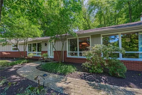 490 Bierys Bridge Rd, Bethlehem, PA 18017