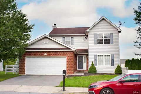 2680 Hickory Dr, Forks Twp, PA 18040