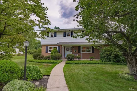 904 Johnston Dr, Bethlehem, PA 18017