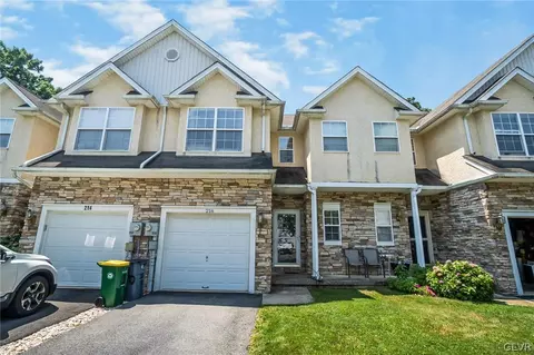 216 Maple Ct, Alburtis, PA 18011
