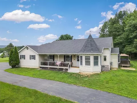 131 Galaxy Way, Effort, PA 18330