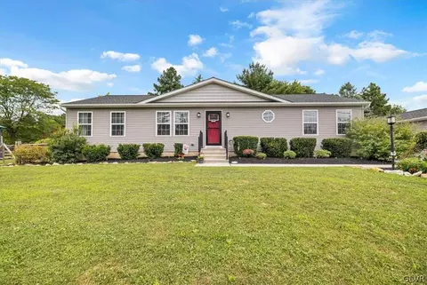6725 Flint Hill Rd, New Tripoli, PA 18066