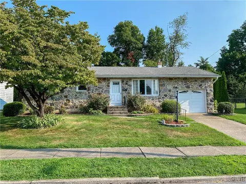 2034 Kensington Rd, Bethlehem, PA 18018