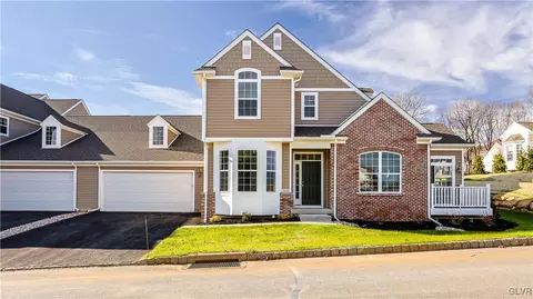 2438 Sonoma Ln #93, Forks Twp, PA 18040