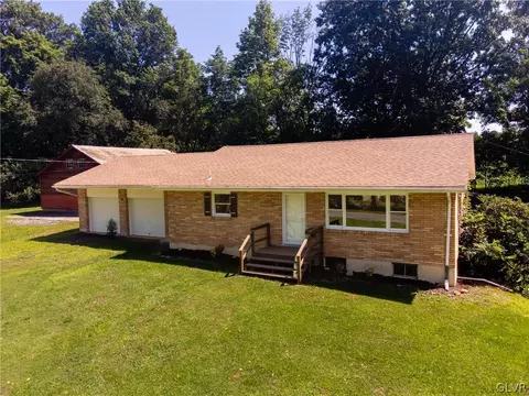 8209 Williams St, Slatington, PA 18080
