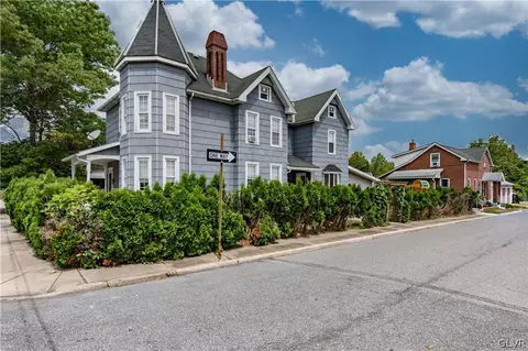 5141 2nd St, Whitehall, PA 18052