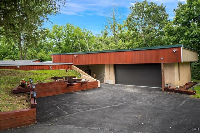 1760 Lavan St, Bethlehem, PA 18015