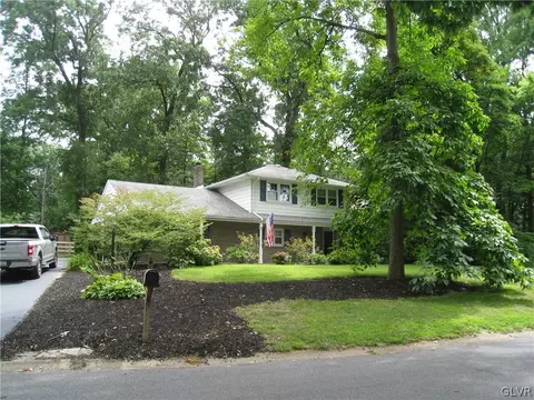 1495 Stafore Dr, Bethlehem, PA 18017