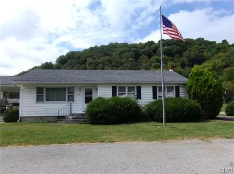 1855 Center St, Mt Bethel Twp, PA 18063