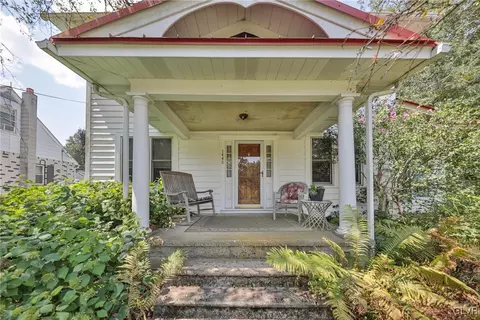 1440 Delaware Dr, Williams Twp, PA 18042