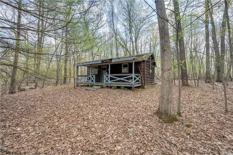 151 Raven Dr, East Stroudsburg, PA 18302