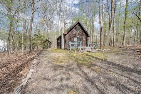 398 Rose Marie Ln, East Stroudsburg, PA 18302