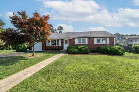 1017 7th St, Whitehall, PA 18052