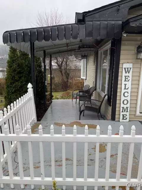 800 Dodson St, Fountain Hill, PA 18015