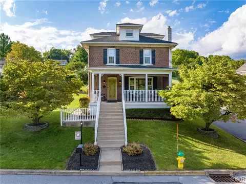 5443 Hillside Ave, Whitehall, PA 18052