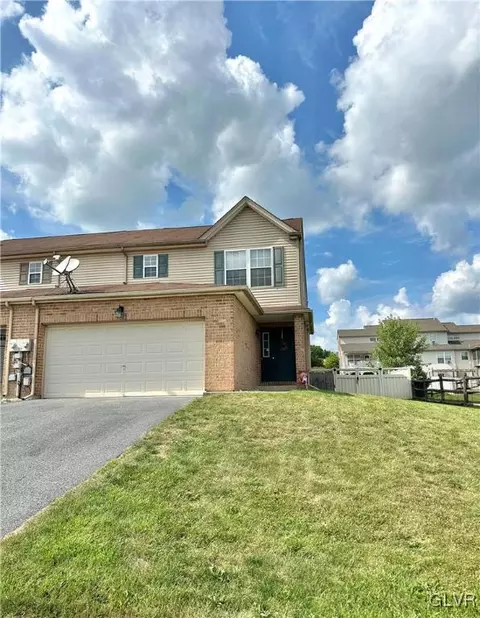 1126 Wynnewood Dr, Northampton, PA 18067
