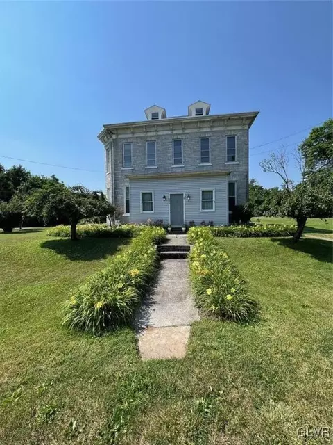 280 Chestnut St, Mertztown, PA 19539