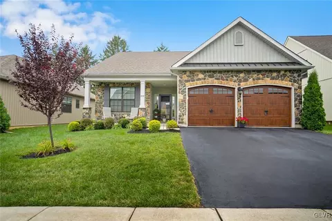 3559 Daylily Dr, Emmaus, PA 18049