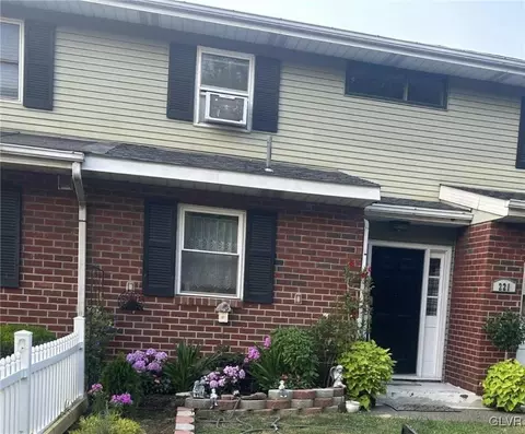 221 Vista Dr, Easton, PA 18042