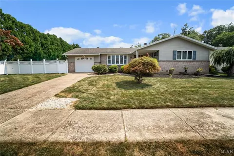 946 Elm St, Allentown, PA 18109