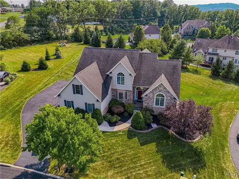 6628 Karra Ct, Saucon Twp, PA 18034