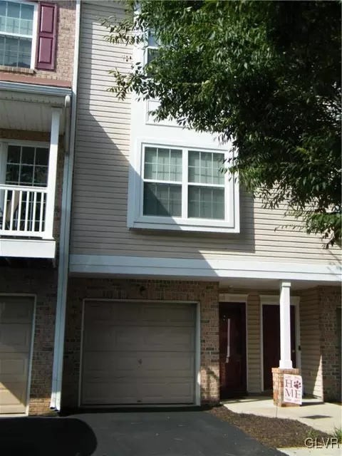 6740 Pioneer Dr, Macungie, PA 18062