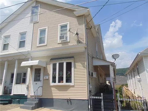 121 E Ruddle St, Coaldale, PA 18218