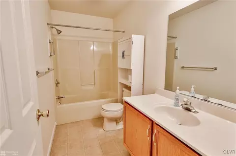 4908 Cheryl Dr, Bethlehem, PA 18017 photo 17