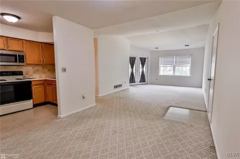 4908 Cheryl Dr, Bethlehem, PA 18017 photo 10