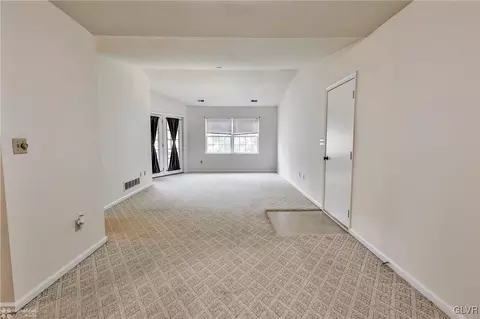 4908 Cheryl Dr, Bethlehem, PA 18017 photo 9