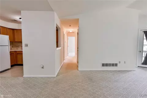 4908 Cheryl Dr, Bethlehem, PA 18017 photo 7