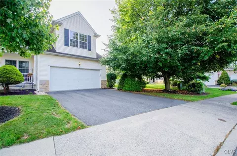 17 Willow Dr, Palmer Township, PA 18045