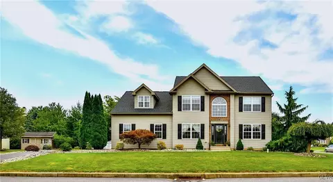 812 Blue Spruce Ln, Forks Twp, PA 18040