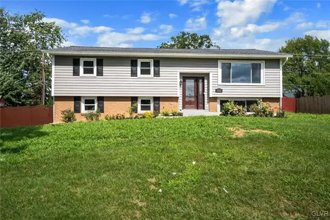 3712 Ironstone Rd, Bethlehem, PA 18020