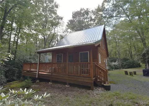 221 Delaware Dr, Jim Thorpe, PA 18229