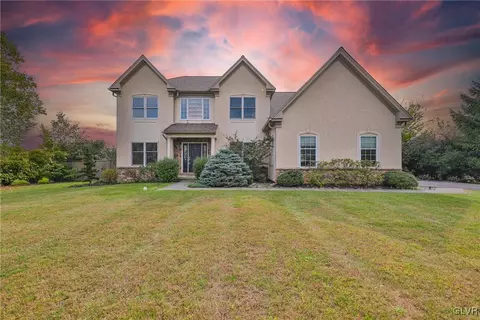 4345 Crosswinds Dr, Easton, PA 18045