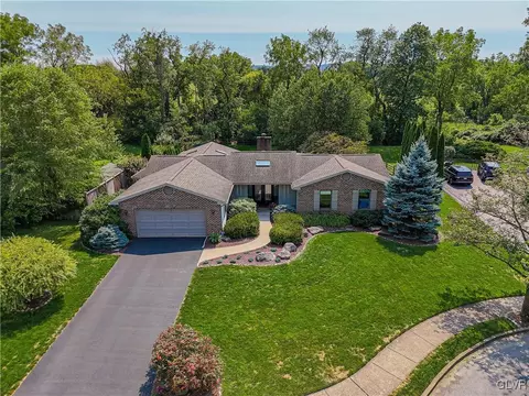 430 Barclay Dr, Bethlehem, PA 18017