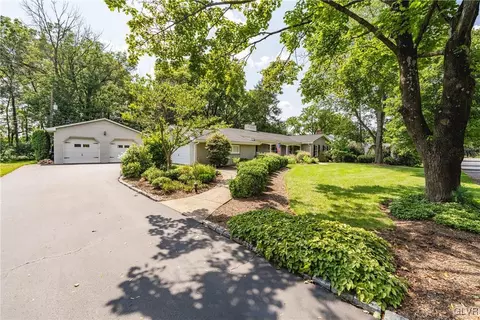 2927 Fairfield Dr, Allentown, PA 18103