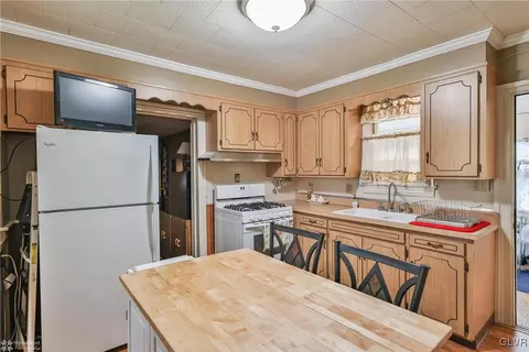 634 Spring St, Bethlehem, PA 18018 photo 17