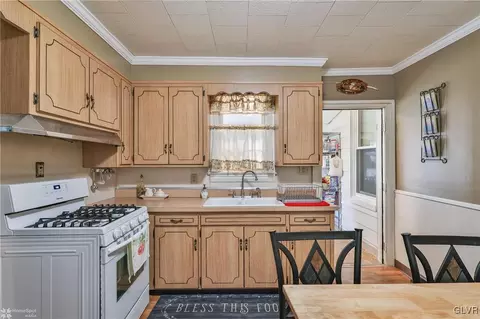 634 Spring St, Bethlehem, PA 18018 photo 18