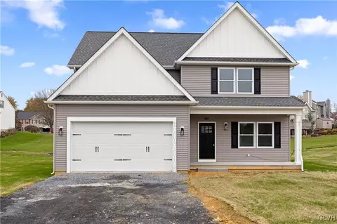 429 Freedom Ct, Forks Twp, PA 18040