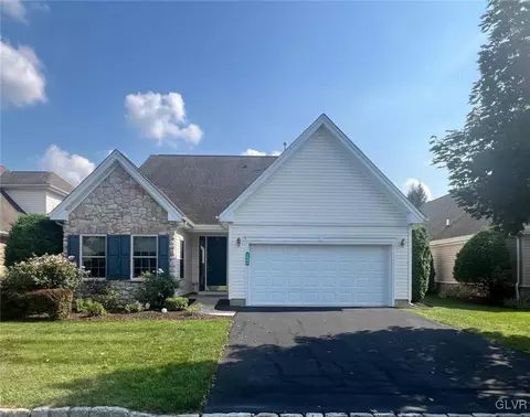 4068 Pine Hurst Dr, Northampton, PA 18067